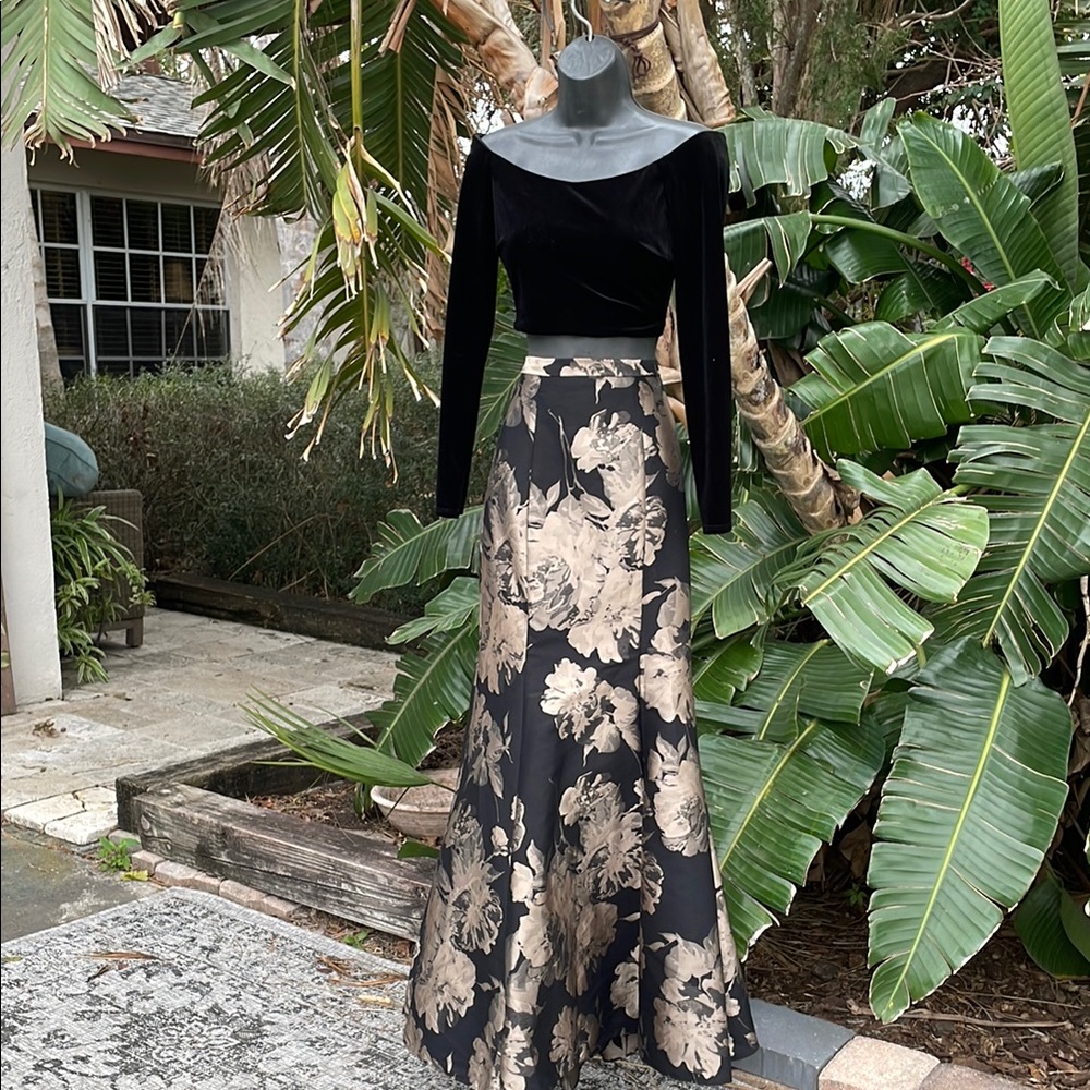 Velvet and Gold dark Floral crop top brocade 2 piece skirt set